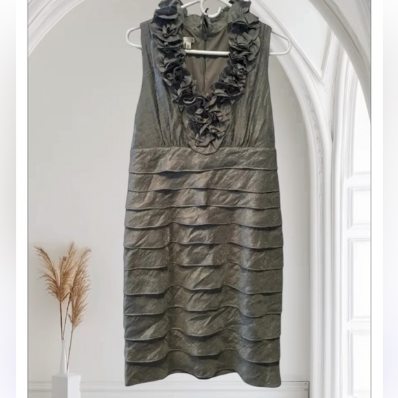 LONDON TIMES PETITES WOMENS SILVER DRESS WEDDING FORMAL SUMMER WINTER SIZE 12P - Picture 1 of 8